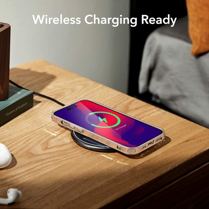 iPhone 14 Pro Max charging wirelessly on